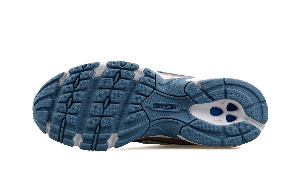 New Balance 740 Blue Gold Metallic