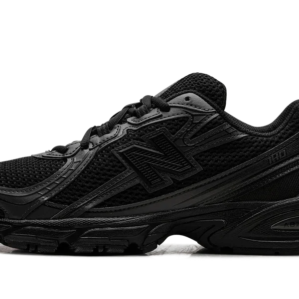 New Balance 740 Black