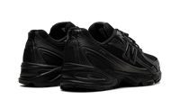 New Balance 740 Black