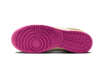 Nike Dunk Low SE Bronzine Pink