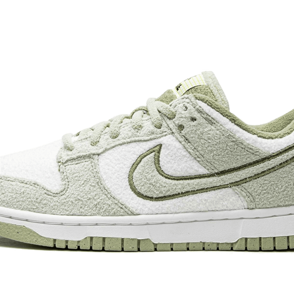 Nike Dunk Low SE Fleece Green